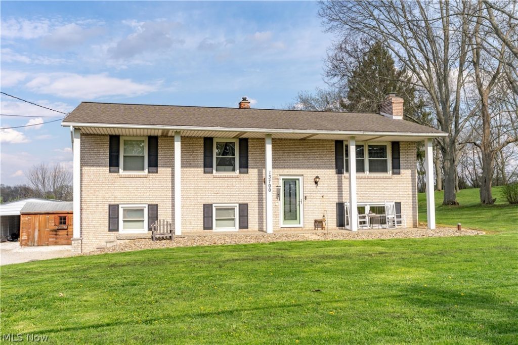 13700 Market Avenue, Hartville, OH