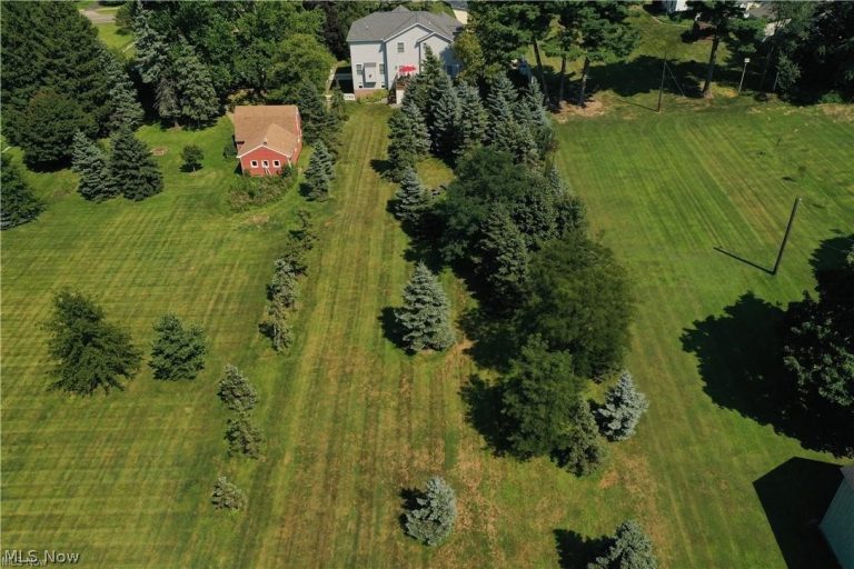 7640 Hopkins Road, Mentor, OH - Photo 6