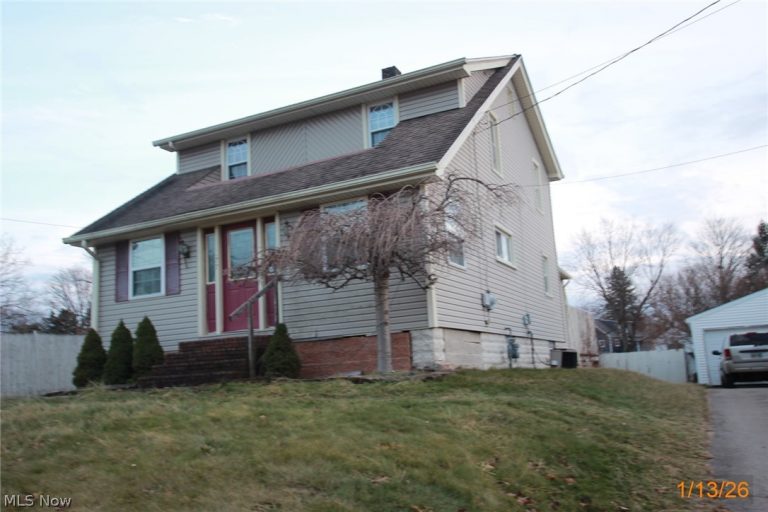377 Coitsville Road, Campbell, OH - Photo 2