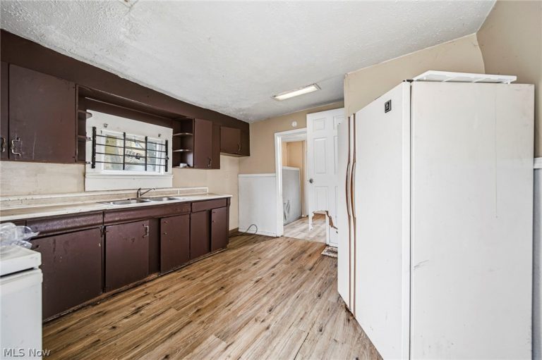 798 100th Street, Cleveland, OH - Photo 6