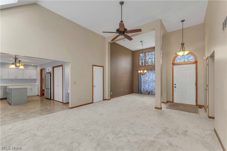 1023 Gulf Road, Elyria, OH - Photo 6