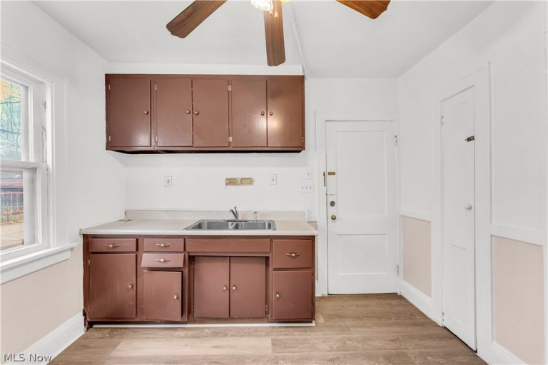 1109 169th Street, Cleveland, OH - Photo 8