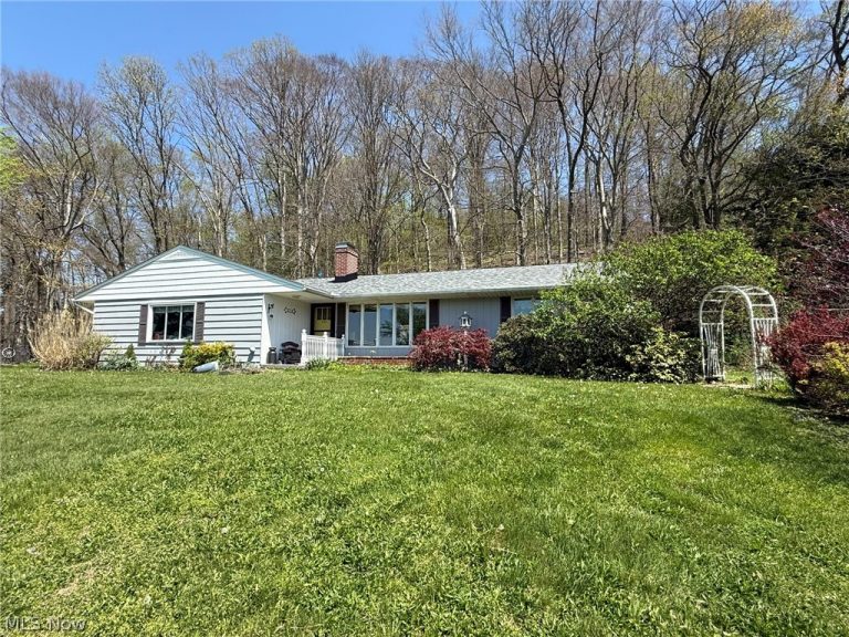 6145 Wolf Run Road, Dennison, OH, 44621