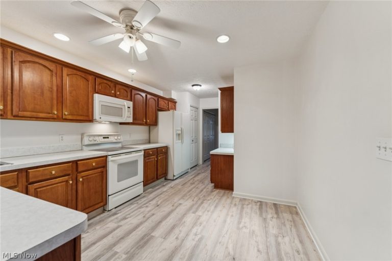 4204 Castle Ridge, Copley, OH - Photo 6