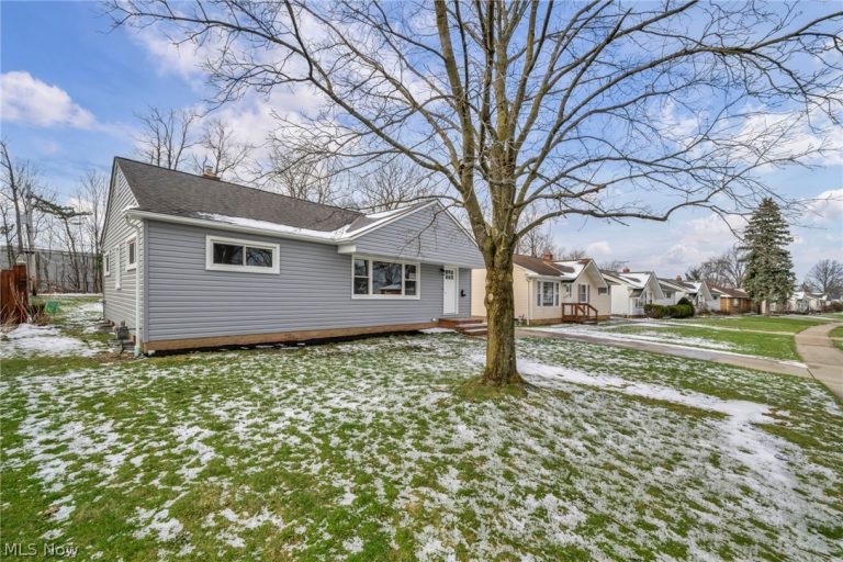 6108 Westerham Road, Mayfield Heights, OH - Photo 3