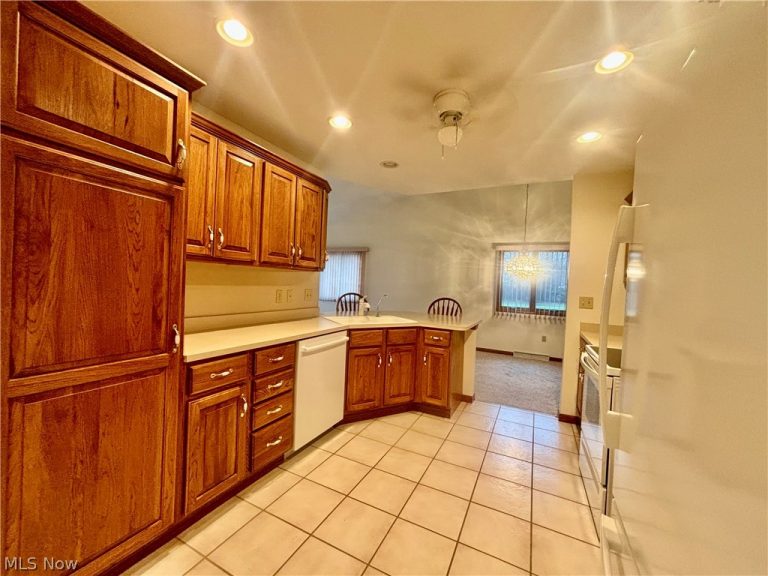 4175 Fawn Trail #A, Warren, OH - Photo 6