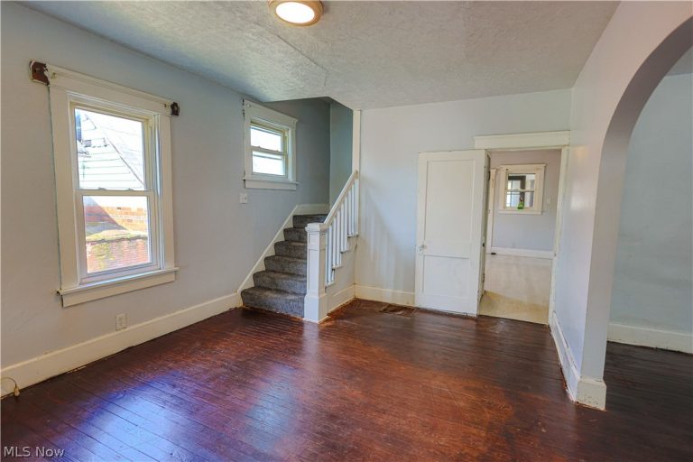 22862 Norman Avenue, Alliance, OH - Photo 6