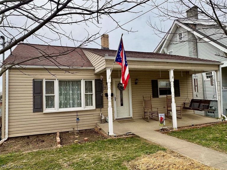 331 Saint Clair Avenue, Cadiz, OH - Photo 2