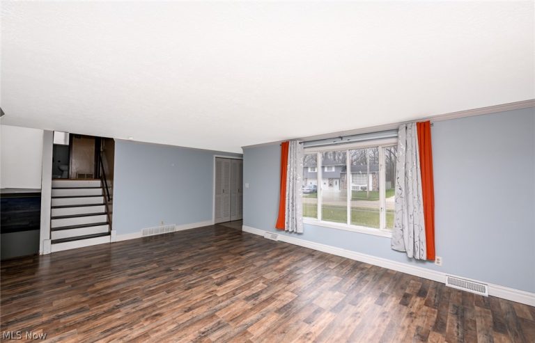 19 Brune Drive, Bedford, OH - Photo 8