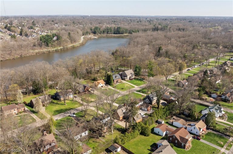 3530 Glenmere Drive, Youngstown, OH - Photo 8