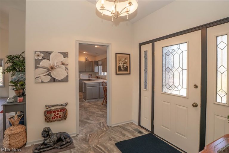 101 Circle Drive, Canton, OH - Photo 6