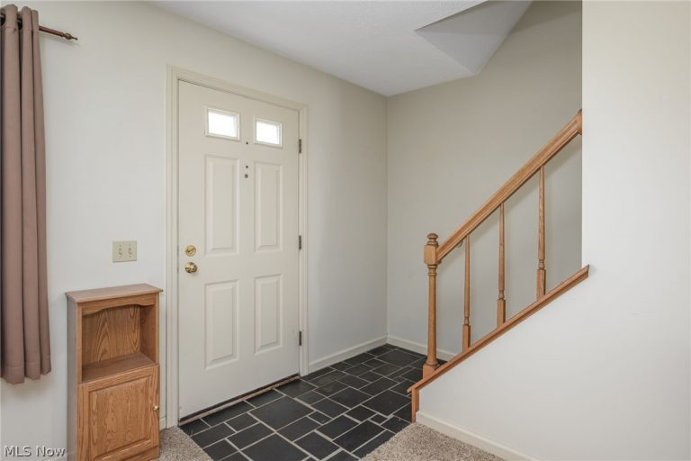 3385 Ash Lane, Cuyahoga Falls, OH - Photo 3
