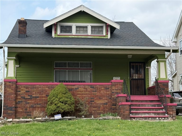 13207 Parkway, Garfield Heights, OH - Photo 2