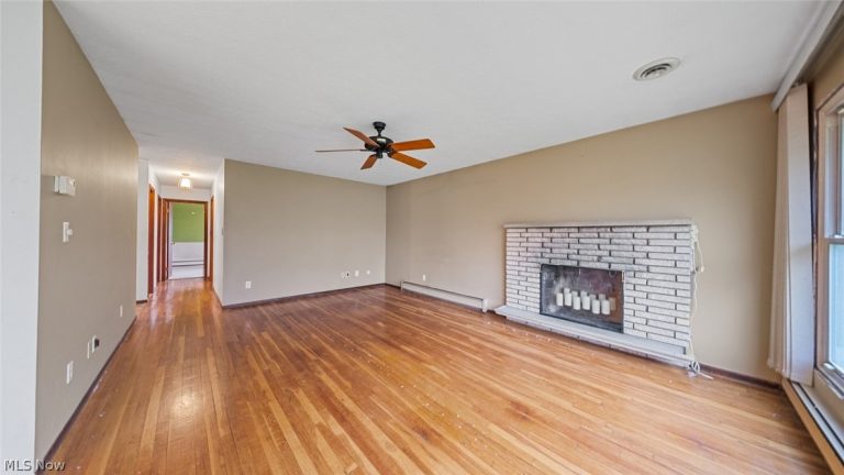 19156 Howe Road, Strongsville, OH - Photo 8