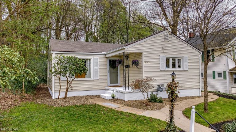 655 Way Street, Barberton, OH, 44203