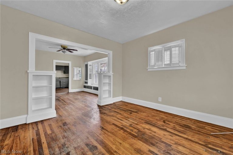 9612 Lamontier Avenue, Cleveland, OH - Photo 8