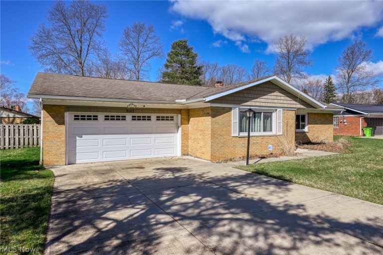 9102 Tanglewood Road, Macedonia, OH - Photo 2