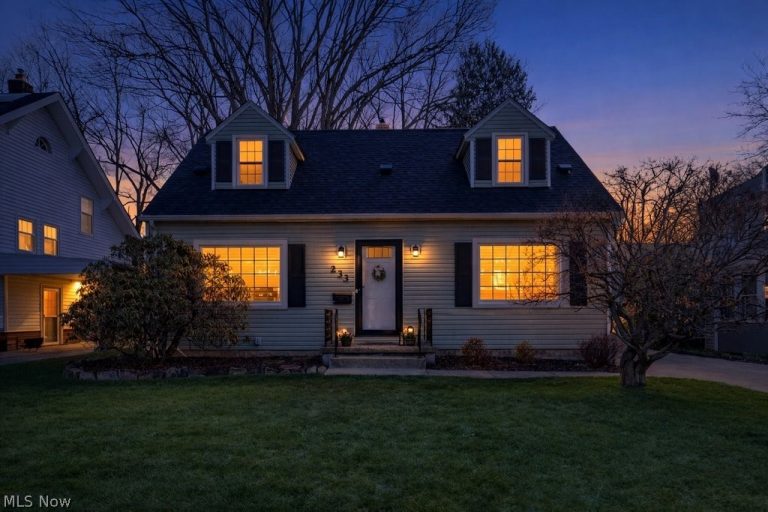 233 Kenilworth Drive, Akron, OH - Photo 2