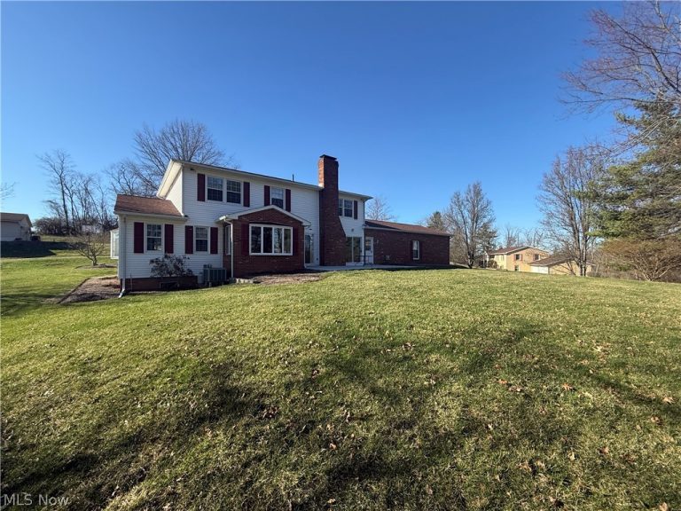 220 Barrington Ridge, New Concord, OH - Photo 5