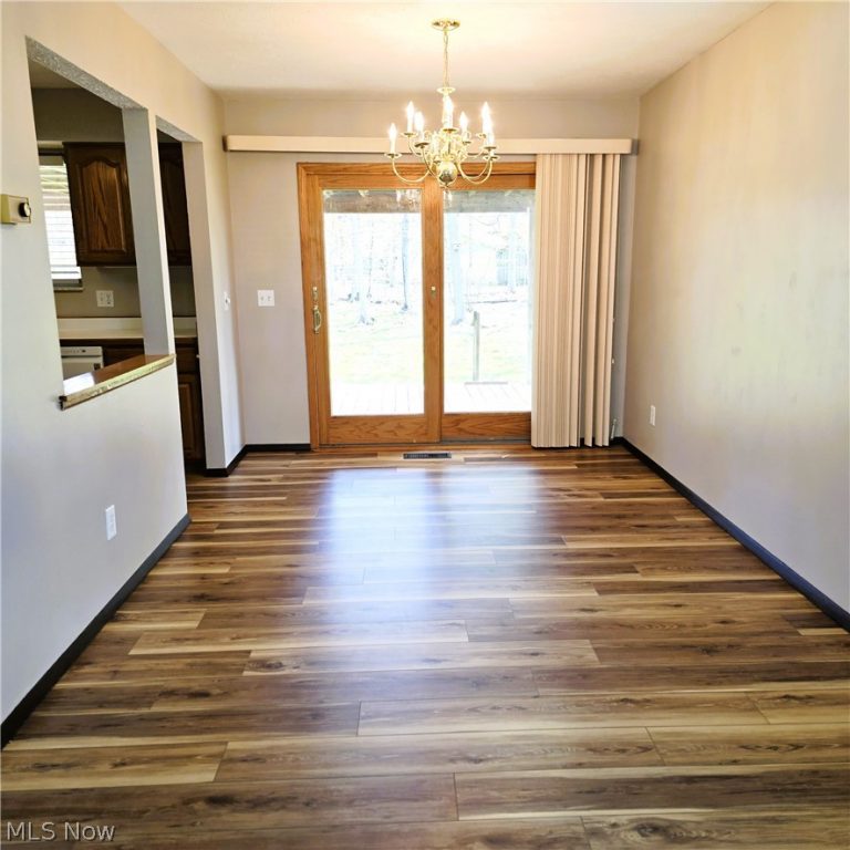 17016 Lanier Avenue, Strongsville, OH - Photo 5