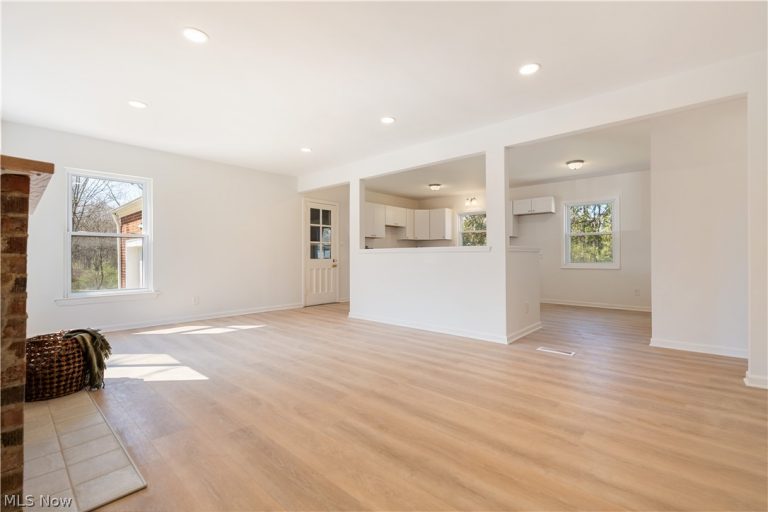 1521 Edgemoor Avenue, Akron, OH - Photo 6