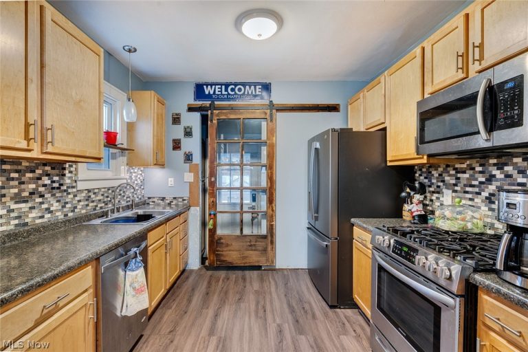 1634 Meadowbrook Avenue, Youngstown, OH - Photo 8