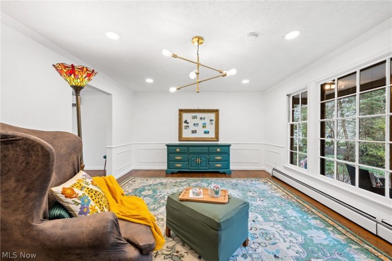 52 Carriage Stone Drive, Chagrin Falls, OH - Photo 5