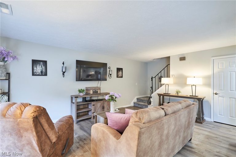 135 Monmouth Court, Mentor, OH - Photo 4