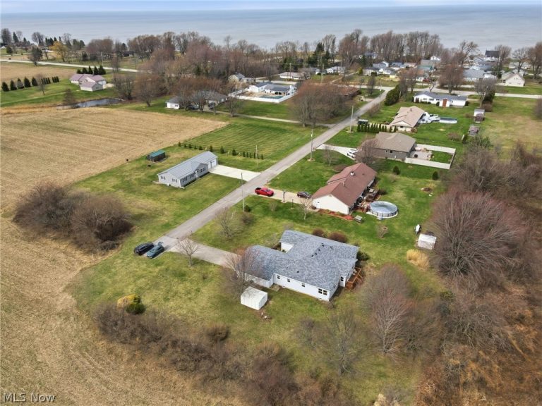 28 Lake Park Road, Conneaut, OH - Photo 5