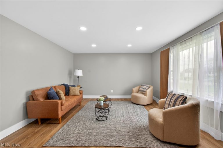 2703 Joseph Place, Canton, OH - Photo 6