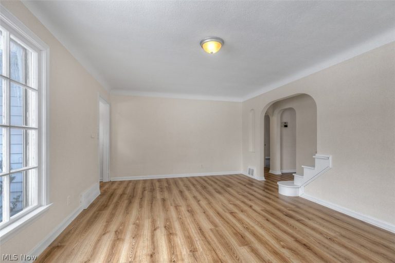 25671 Farringdon Avenue, Euclid, OH - Photo 5