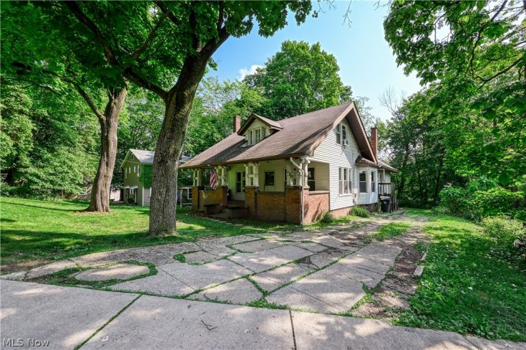 557 Weber Avenue, Akron, OH - Photo 2