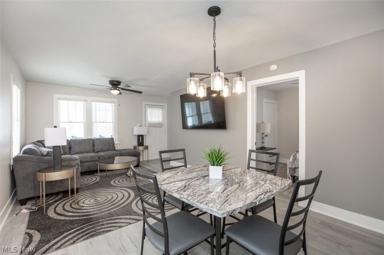 3782 Edgepark Drive, Akron, OH - Photo 8