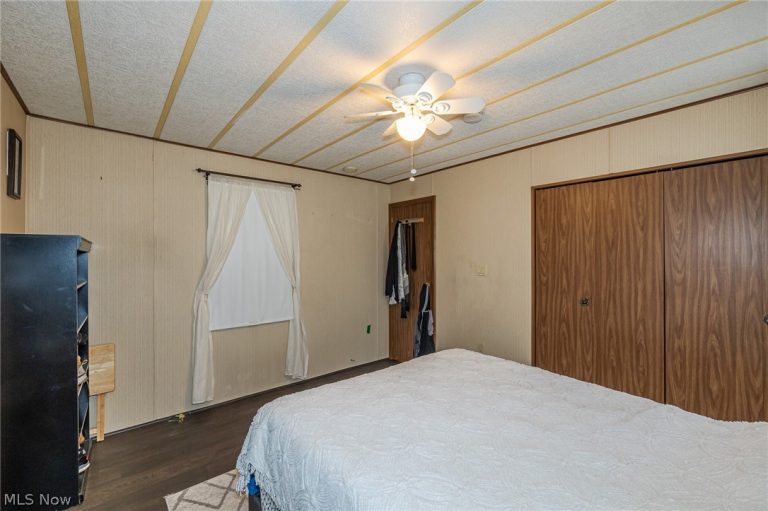 19 Sycamore Drive, Olmsted Twp, OH - Photo 6