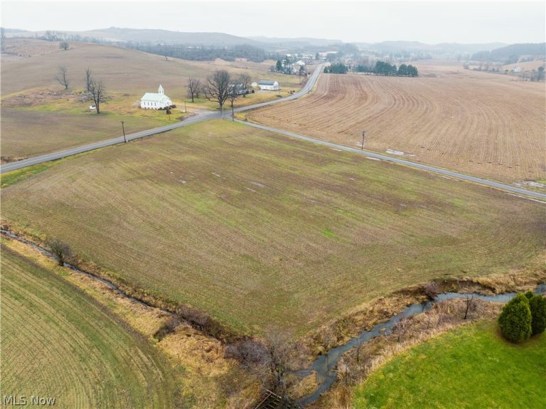 3967 Crooked Run Road, New Philadelphia, OH, 44663