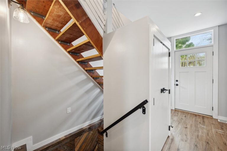 8104 Halle Avenue, Cleveland, OH - Photo 2