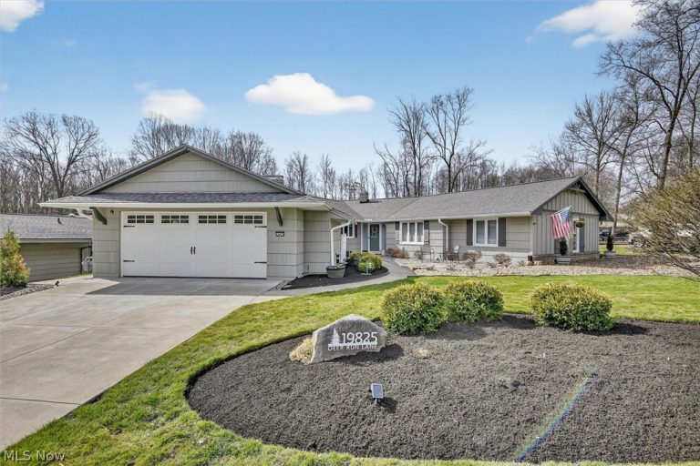 19825 Deer Run Lane, Strongsville, OH, 44149