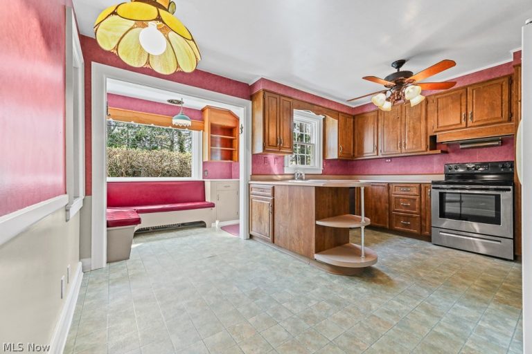 1134 Glamorgan Street, Alliance, OH - Photo 4