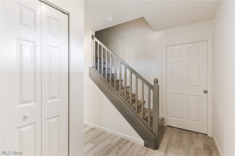 1254 Cross Drive, Austintown, OH - Photo 5