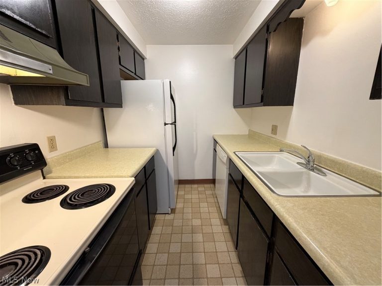 4107 Orchard Dale Drive #8, Canton, OH - Photo 8