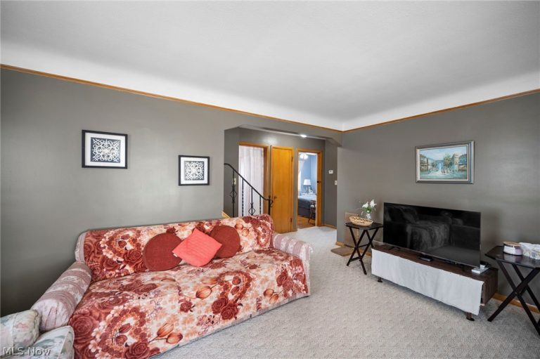 13019 Darlington Avenue, Garfield Heights, OH - Photo 8