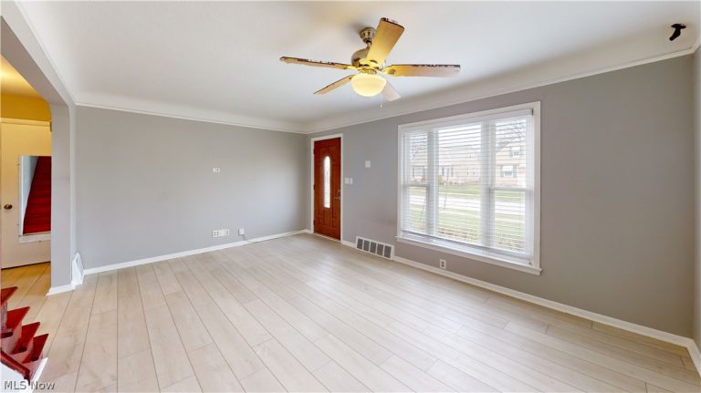30008 Mildred Street, Willowick, OH - Photo 6