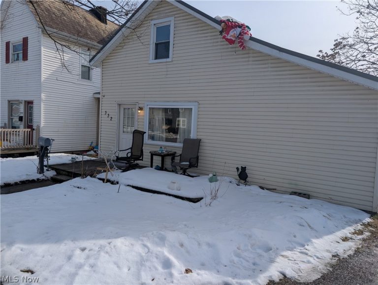 332 Front Avenue, New Philadelphia, OH - Photo 3