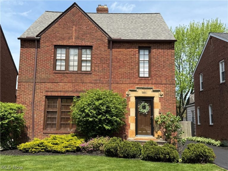 3881 Grenville Road, University Heights, OH, 44118