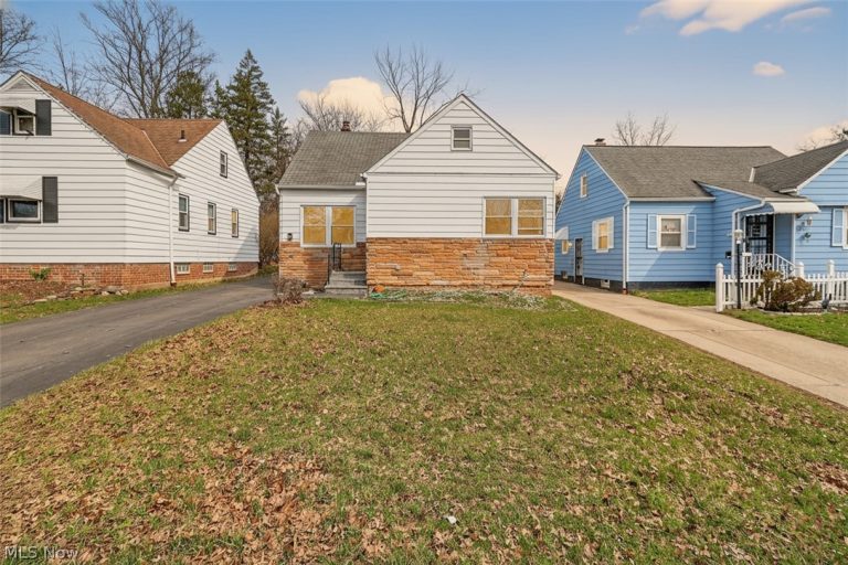 5571 Oakwood Avenue, Maple Heights, OH, 44137