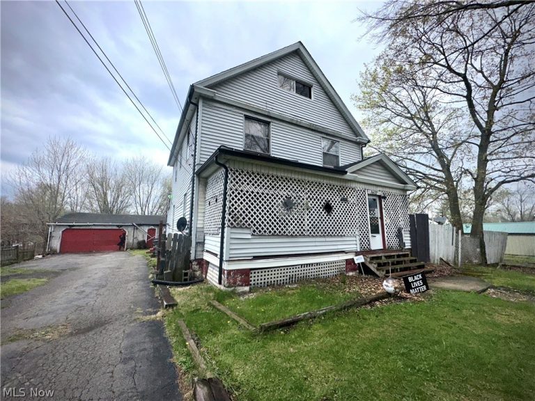 1612 Jacobs Road, Youngstown, OH - Photo 2