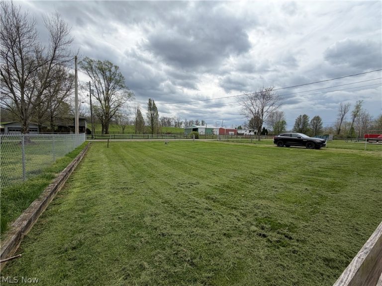 760 Happy Valley Road, Parkersburg, WV - Photo 8