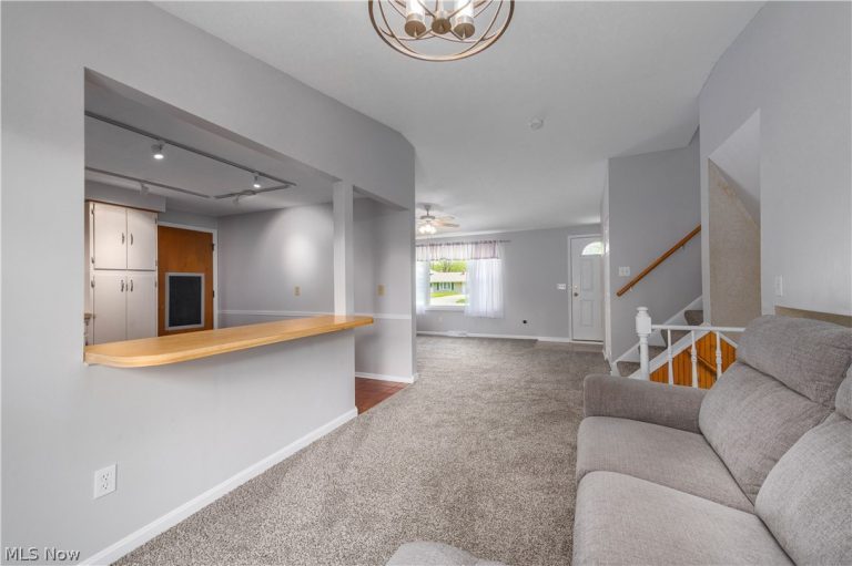 6974 Wil Lou Lane, North Ridgeville, OH - Photo 8