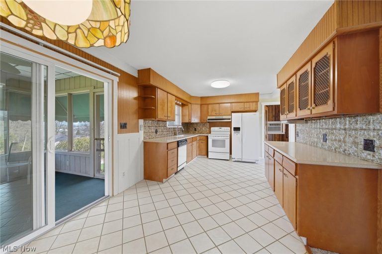 5625 Strausser Street, North Canton, OH - Photo 3