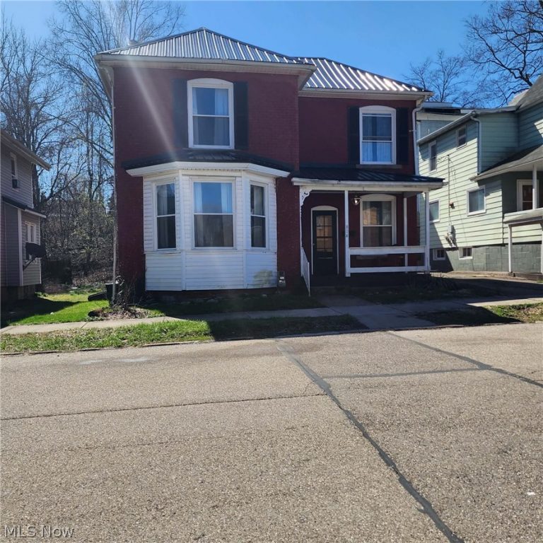 804 Gomber Avenue, Cambridge, OH - Photo 2